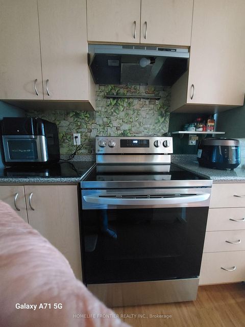 Photo 19 at 911 - 15 Maplewood Avenue, Cedarvale, Toronto
