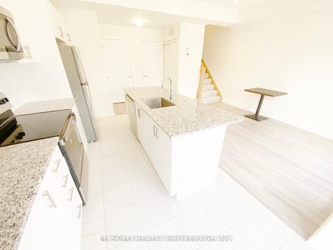 Photo 7 at 32 - 145 Tapscott Road, Malvern, Toronto