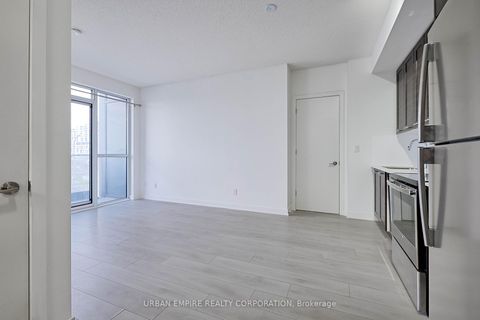 Photo 11 at 913 - 50 Bruyeres Mews, Niagara, Toronto