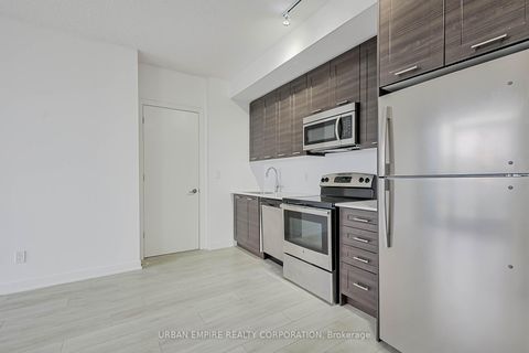 Photo 13 at 913 - 50 Bruyeres Mews, Niagara, Toronto