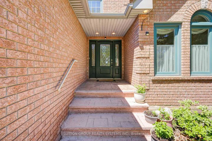 Photo 2 at 2979 Sycamore Street, CV Clearview, Oakville