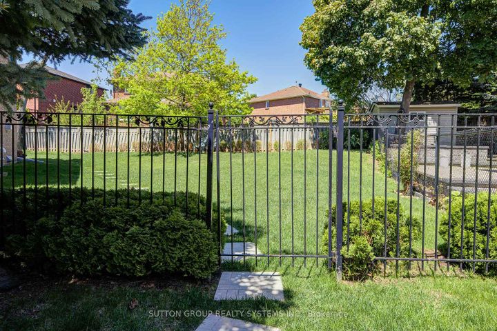 Photo 34 at 2979 Sycamore Street, CV Clearview, Oakville