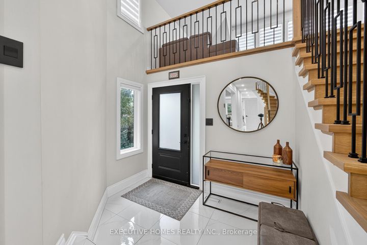 Photo 3 at 2966 Tradewind Drive, Meadowvale, Mississauga