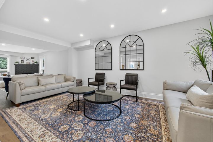 Photo 8 at 2966 Tradewind Drive, Meadowvale, Mississauga