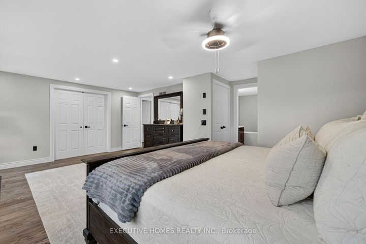Photo 35 at 2966 Tradewind Drive, Meadowvale, Mississauga