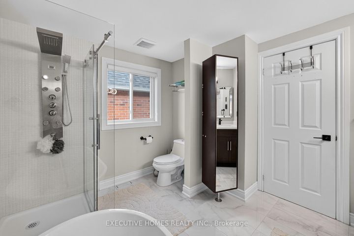 Photo 38 at 2966 Tradewind Drive, Meadowvale, Mississauga