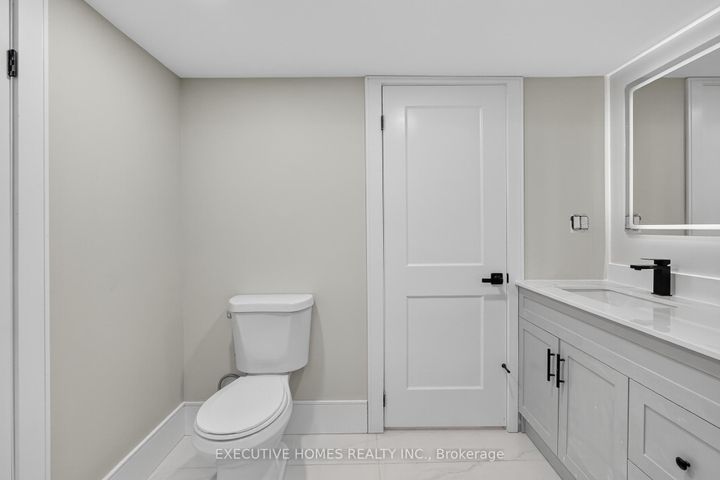 Photo 40 at 2966 Tradewind Drive, Meadowvale, Mississauga