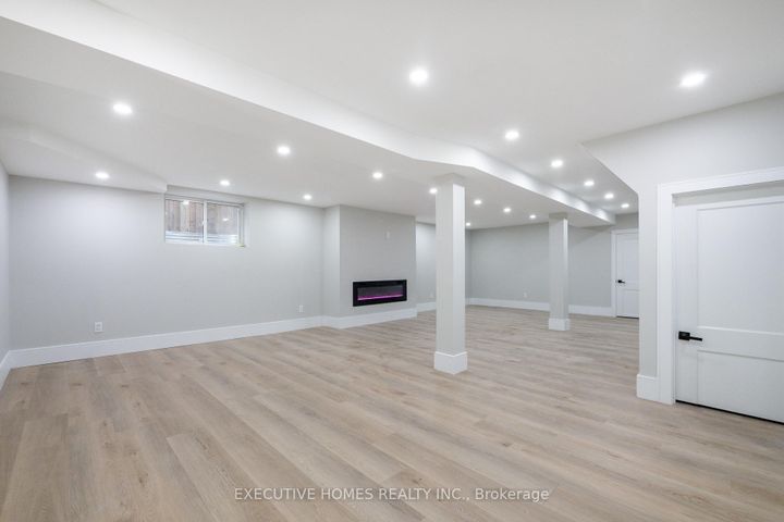 Photo 44 at 2966 Tradewind Drive, Meadowvale, Mississauga