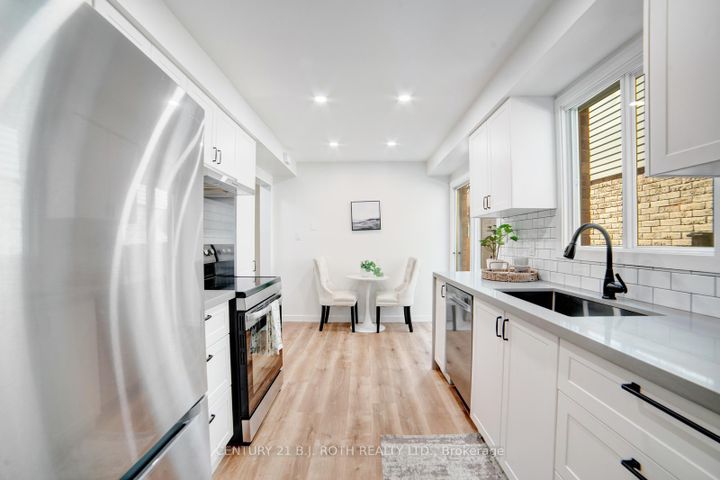 Photo 4 at 56 Sproule Drive, Downtown Brampton, Brampton