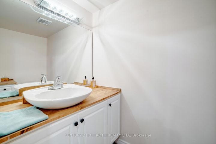 Photo 26 at 56 Sproule Drive, Downtown Brampton, Brampton