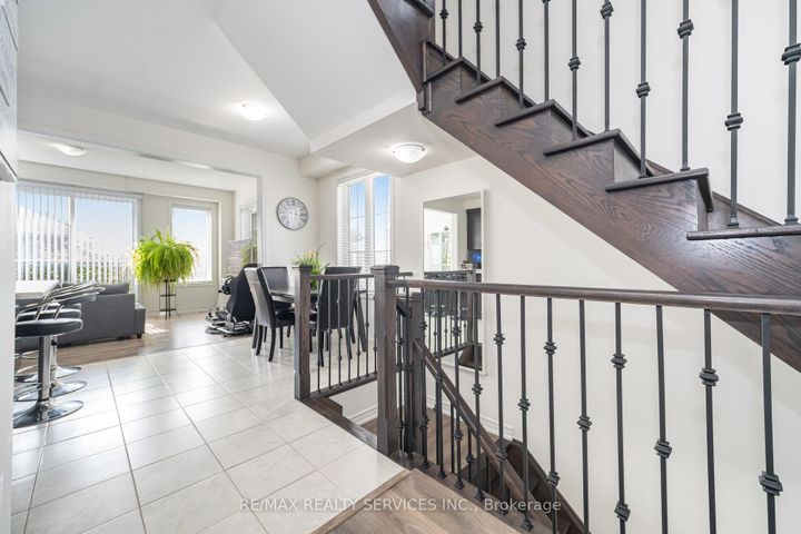 Photo 10 at 2 Estelle Gate, Bram East, Brampton
