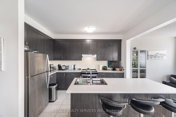 Photo 13 at 2 Estelle Gate, Bram East, Brampton