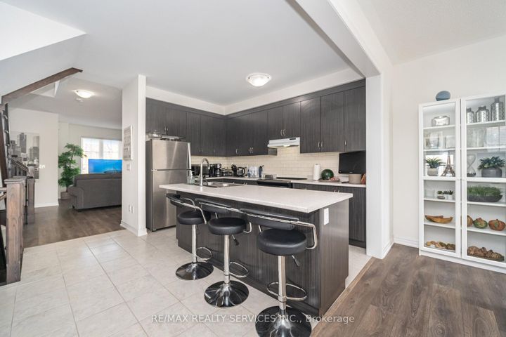 Photo 14 at 2 Estelle Gate, Bram East, Brampton