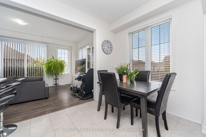 Photo 18 at 2 Estelle Gate, Bram East, Brampton