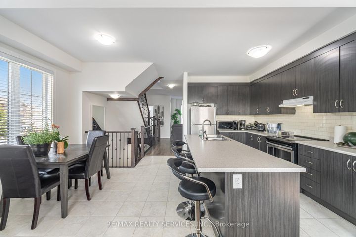 Photo 19 at 2 Estelle Gate, Bram East, Brampton