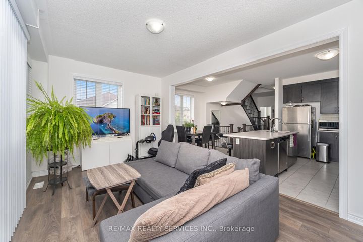 Photo 21 at 2 Estelle Gate, Bram East, Brampton