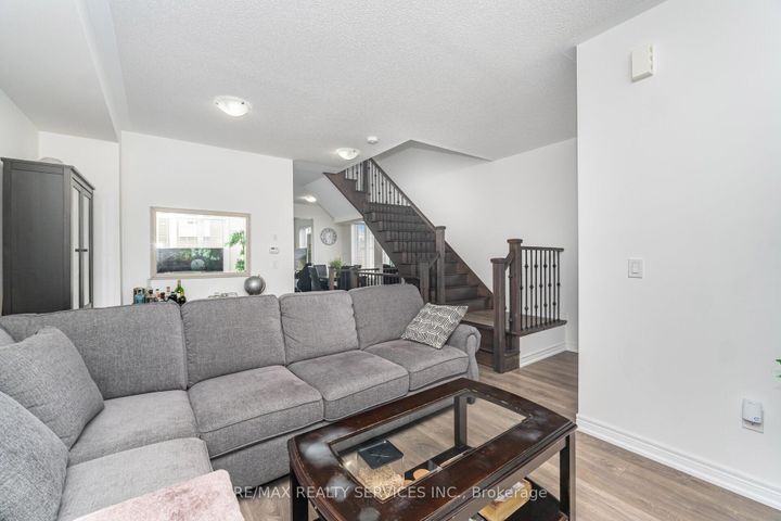 Photo 22 at 2 Estelle Gate, Bram East, Brampton