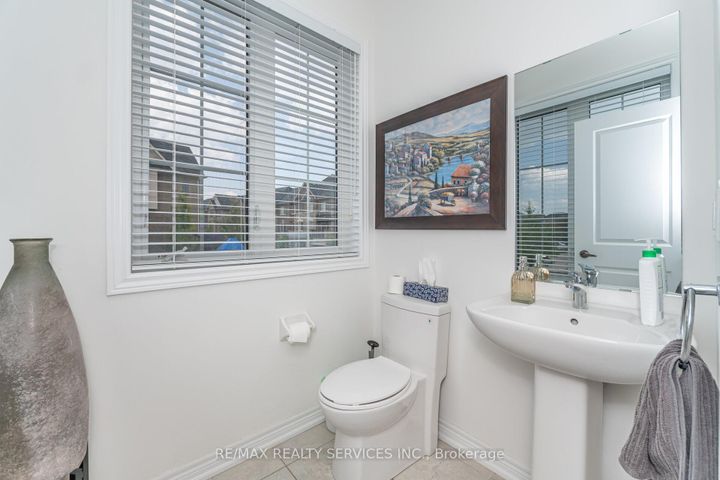 Photo 23 at 2 Estelle Gate, Bram East, Brampton