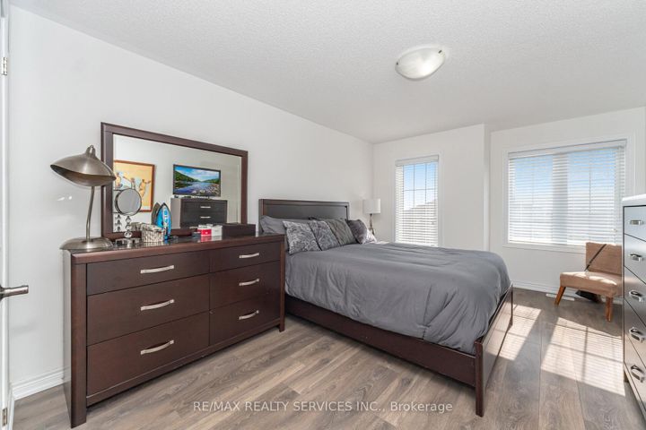 Photo 27 at 2 Estelle Gate, Bram East, Brampton