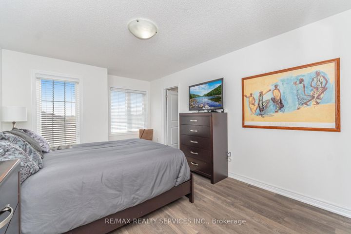 Photo 28 at 2 Estelle Gate, Bram East, Brampton