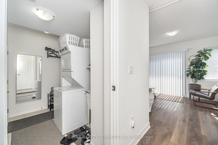 Photo 36 at 2 Estelle Gate, Bram East, Brampton