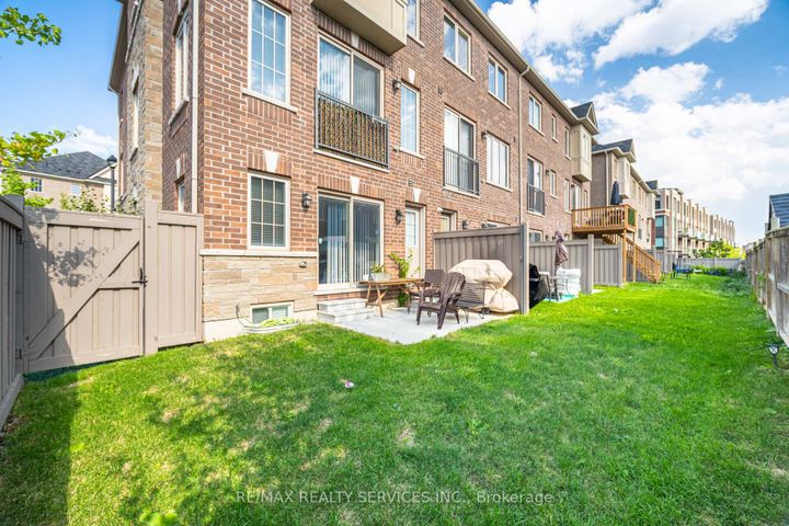 Photo 37 at 2 Estelle Gate, Bram East, Brampton