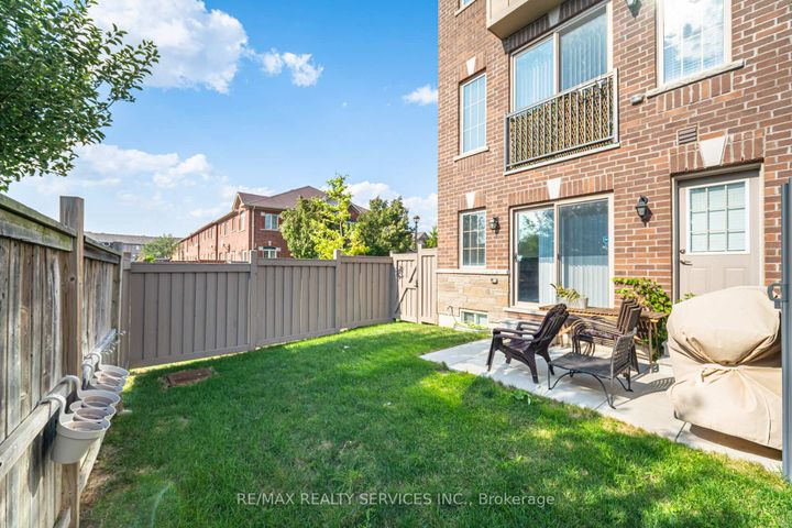 Photo 39 at 2 Estelle Gate, Bram East, Brampton