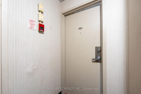 Photo 7 at PH5 - 5 Massey Square, Crescent Town, Toronto