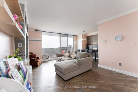 Photo 10 at PH5 - 5 Massey Square, Crescent Town, Toronto