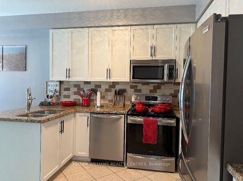Photo 4 at 59 Condotti Drive, West Woodbridge, Vaughan
