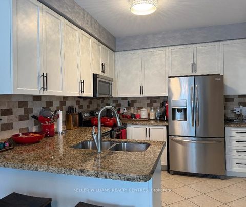 Photo 5 at 59 Condotti Drive, West Woodbridge, Vaughan