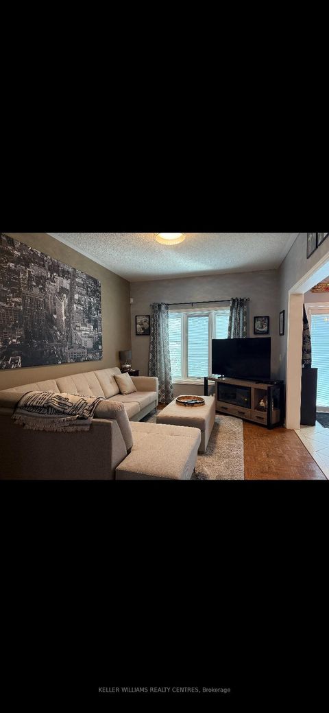 Photo 8 at 59 Condotti Drive, West Woodbridge, Vaughan