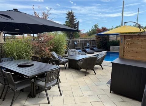 Photo 18 at 59 Condotti Drive, West Woodbridge, Vaughan