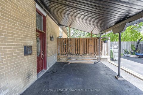 Photo 1 at 20 Hallow Crescent, Kipling, Toronto