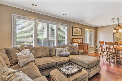 Photo 3 at 20 Hallow Crescent, Kipling, Toronto