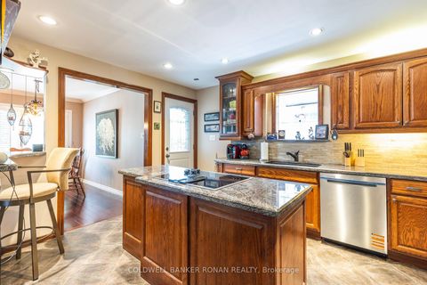 Photo 8 at 20 Hallow Crescent, Kipling, Toronto