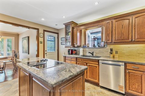 Photo 9 at 20 Hallow Crescent, Kipling, Toronto