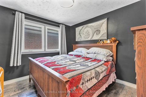 Photo 13 at 20 Hallow Crescent, Kipling, Toronto