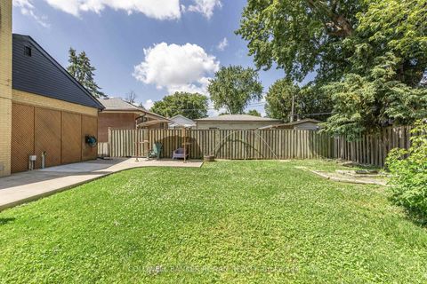 Photo 30 at 20 Hallow Crescent, Kipling, Toronto