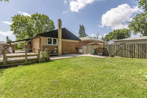 Photo 31 at 20 Hallow Crescent, Kipling, Toronto
