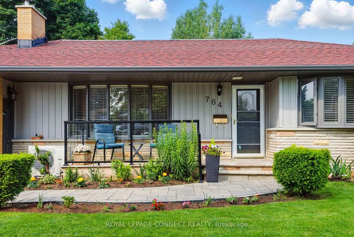 Photo 2 at 764 Westdale Street, Northglen, Oshawa