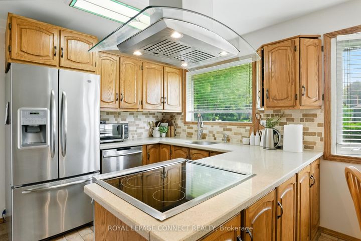 Photo 5 at 764 Westdale Street, Northglen, Oshawa