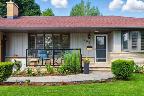 Photo 2 at 764 Westdale Street, Northglen, Oshawa
