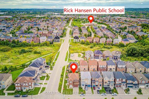 Photo 3 at 238 Hartwell Way, Bayview Northeast, Aurora