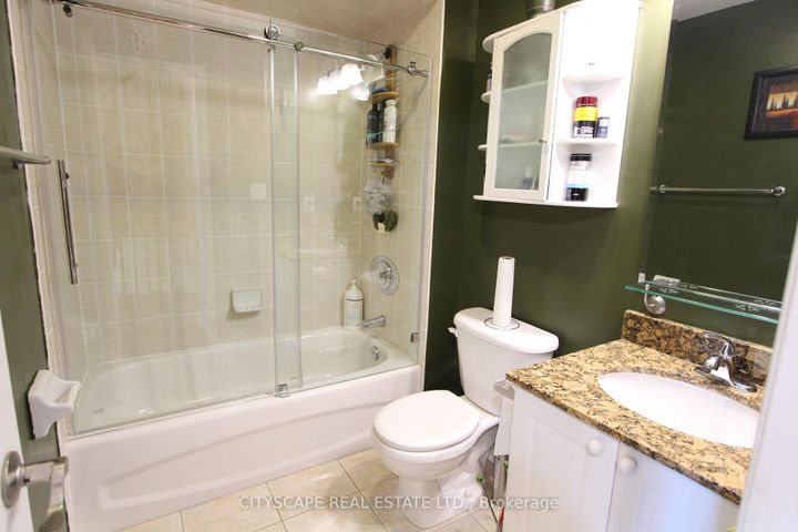Photo 8 at #7 - 3055 Elmcreek Road, Cooksville, Mississauga
