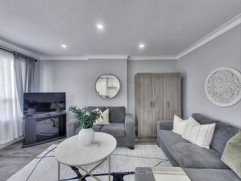 Photo 4 at 107 Livingstone Avenue, Belgravia, Toronto