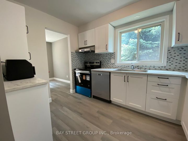 Photo 4 at 28 - 2200 Glenwood School Drive, Freeman, Burlington