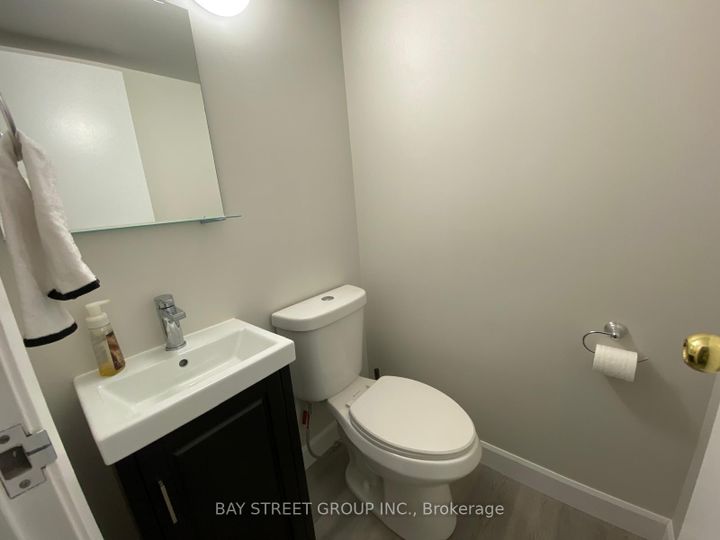 Photo 8 at 28 - 2200 Glenwood School Drive, Freeman, Burlington