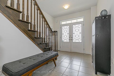 Photo 3 at 10 Pavlova Crescent, Oak Ridges, Richmond Hill