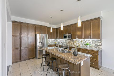 Photo 10 at 10 Pavlova Crescent, Oak Ridges, Richmond Hill